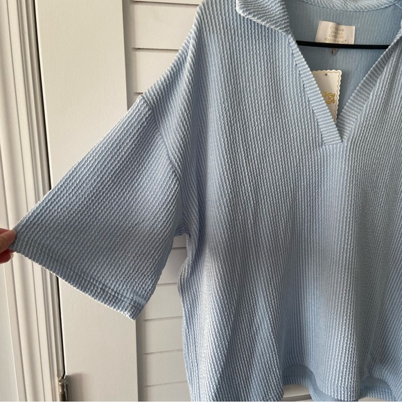 Simply Southern Urban Ribbed V-Neck Collared Light Blue Blouse Size XL NWT - Picture 2 of 5